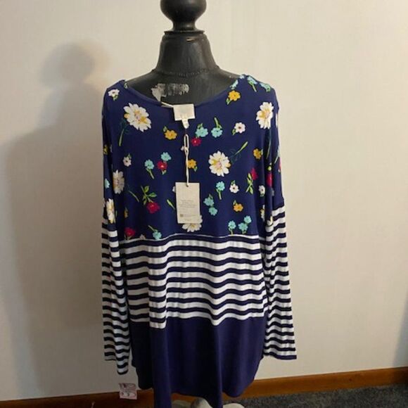 Tru Self Multi color top, size 2X - Picture 2 of 5